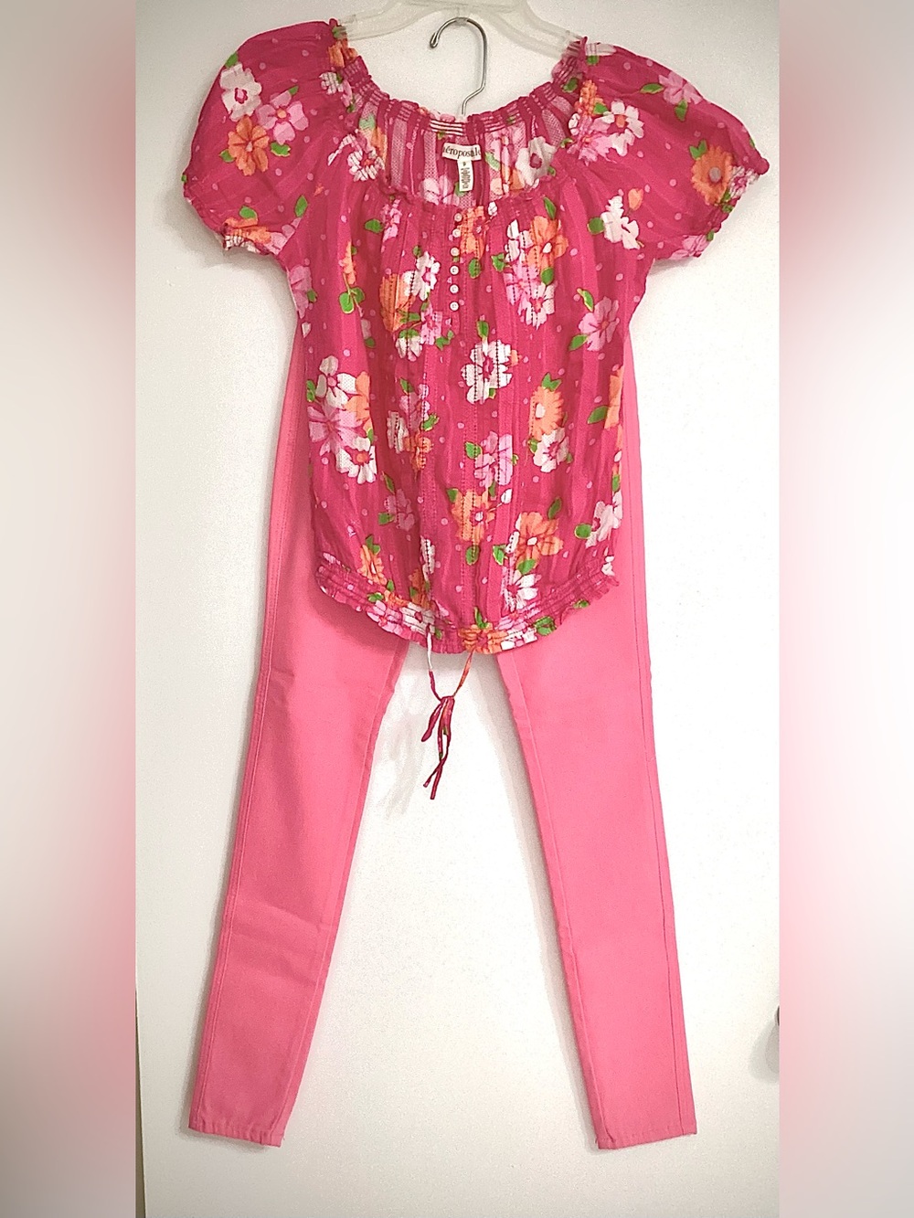 Aeropostale Pink Floral Peasant Top and Roma Pink Leggings Set